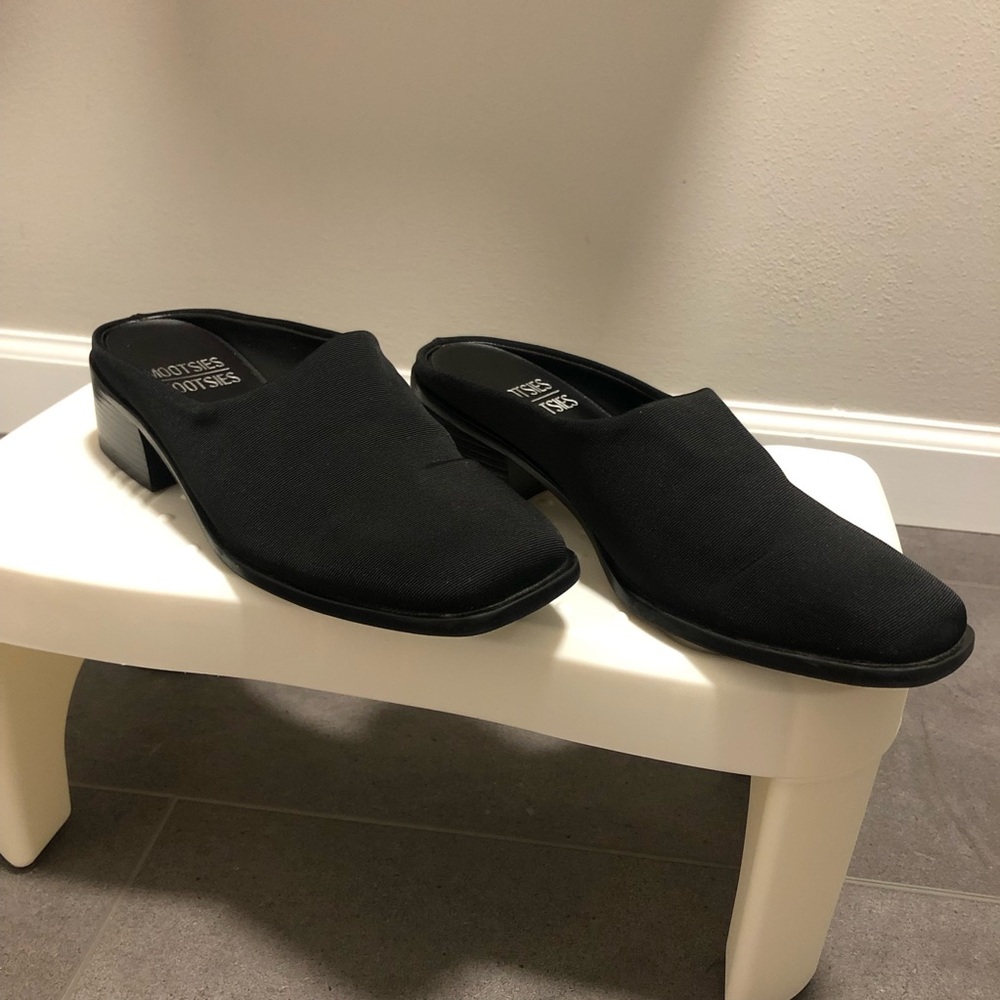 Mootsies Tootsies Black Slip-On Women's Mules